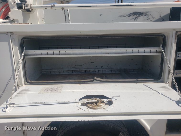 image for item DP7955 2009 Ford F550 Super Duty  SuperCab bucket truck