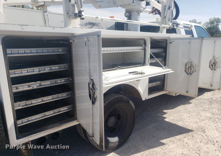 image for item DP7955 2009 Ford F550 Super Duty  SuperCab bucket truck