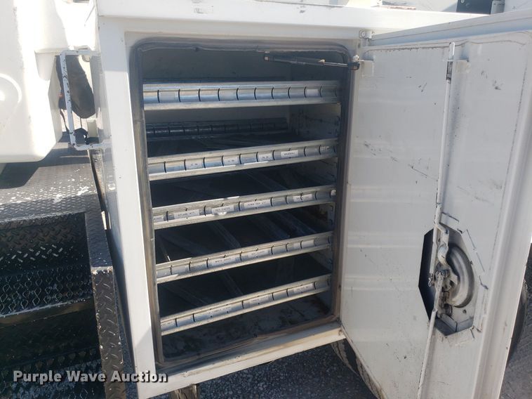 image for item DP7955 2009 Ford F550 Super Duty  SuperCab bucket truck