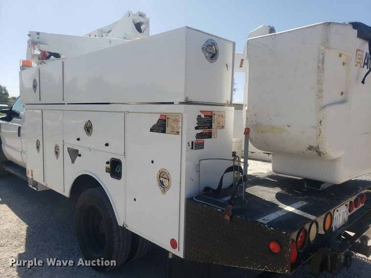 image for item DP7955 2009 Ford F550 Super Duty  SuperCab bucket truck