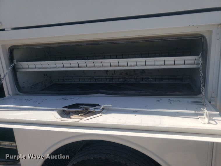 image for item DP7955 2009 Ford F550 Super Duty  SuperCab bucket truck