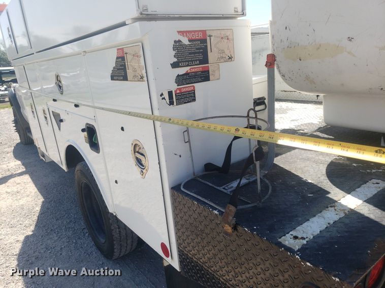 image for item DP7955 2009 Ford F550 Super Duty  SuperCab bucket truck
