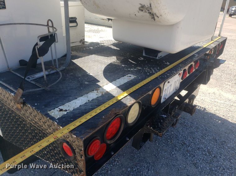 image for item DP7955 2009 Ford F550 Super Duty  SuperCab bucket truck