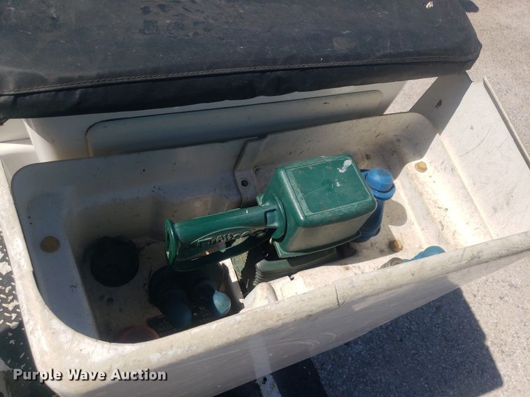 image for item DP7955 2009 Ford F550 Super Duty  SuperCab bucket truck