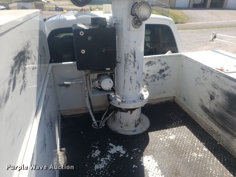 image for item DP7955 2009 Ford F550 Super Duty  SuperCab bucket truck