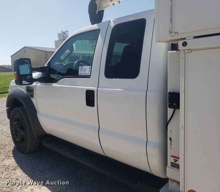 image for item DP7955 2009 Ford F550 Super Duty  SuperCab bucket truck