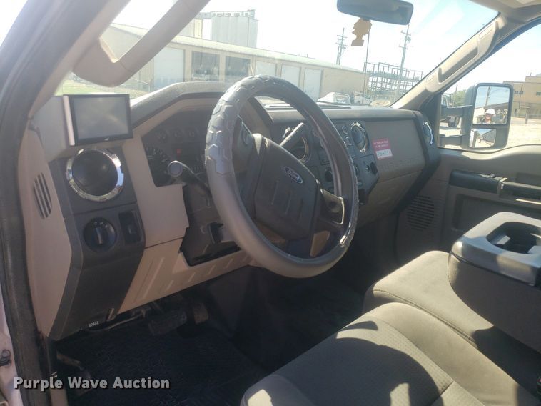 image for item DP7955 2009 Ford F550 Super Duty  SuperCab bucket truck