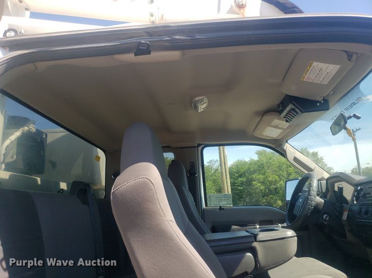 image for item DP7955 2009 Ford F550 Super Duty  SuperCab bucket truck