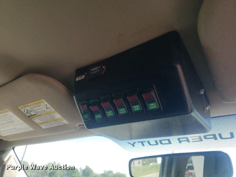 image for item DP7955 2009 Ford F550 Super Duty  SuperCab bucket truck