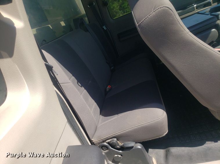 image for item DP7955 2009 Ford F550 Super Duty  SuperCab bucket truck