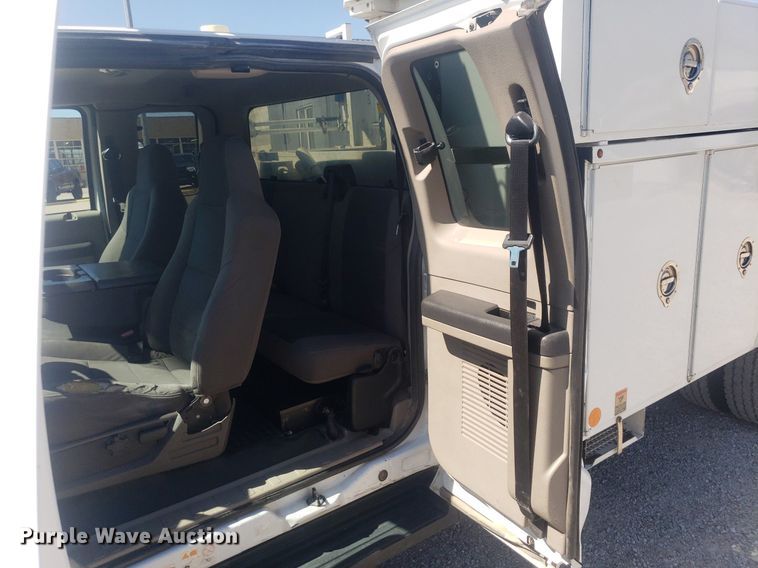 image for item DP7955 2009 Ford F550 Super Duty  SuperCab bucket truck