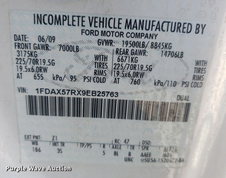 image for item DP7955 2009 Ford F550 Super Duty  SuperCab bucket truck