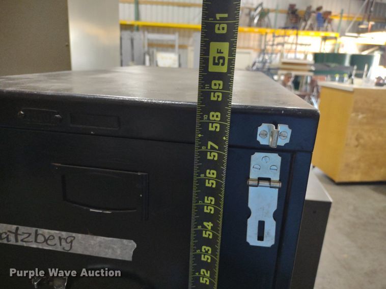 image for item DQ1739 (8) metal cabinets