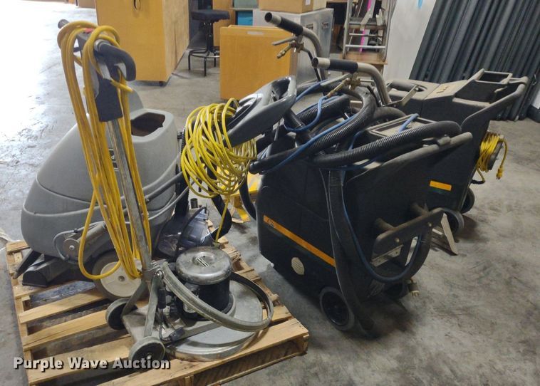 image for item DQ1741 Floor cleaning equipment