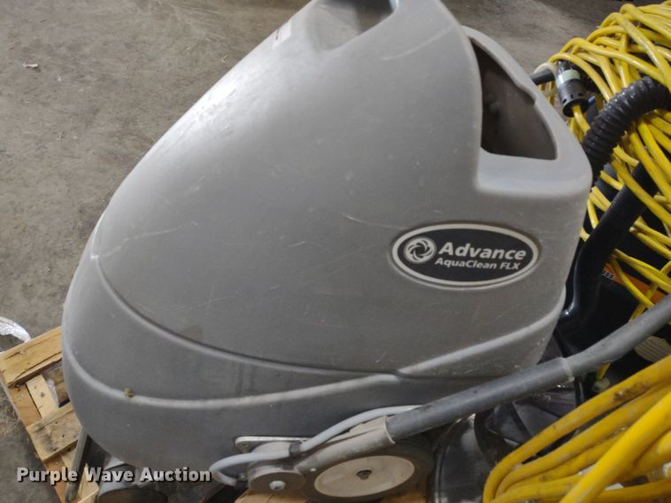 image for item DQ1741 Floor cleaning equipment