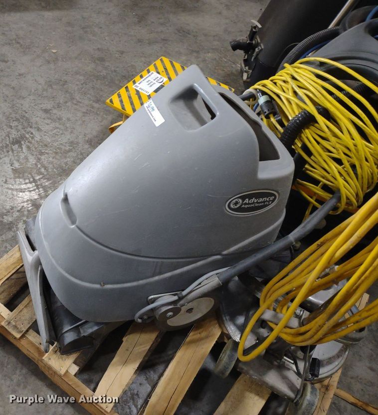 image for item DQ1741 Floor cleaning equipment