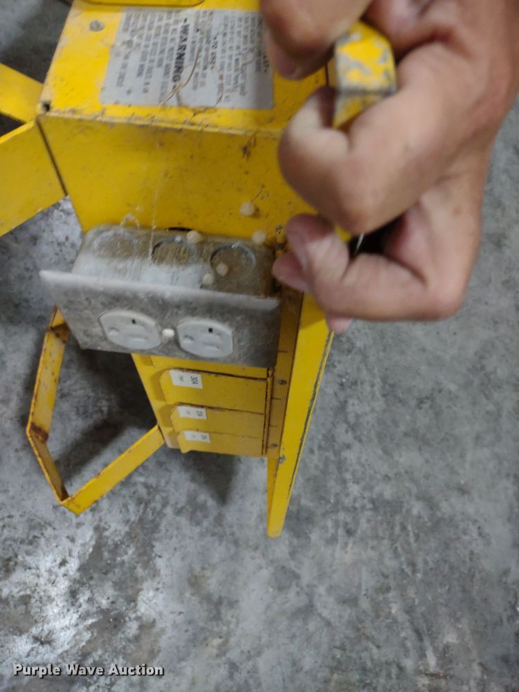 image for item DQ1741 Floor cleaning equipment