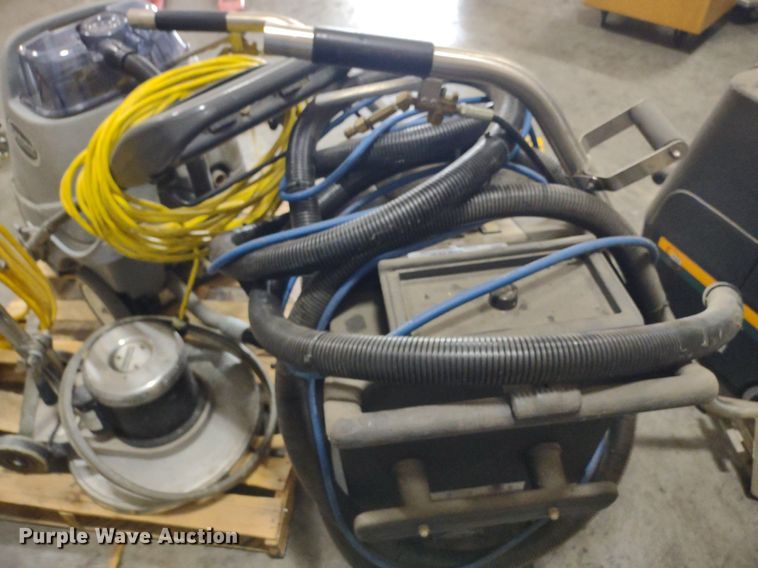 image for item DQ1741 Floor cleaning equipment