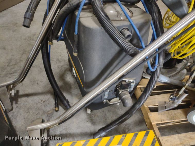 image for item DQ1741 Floor cleaning equipment