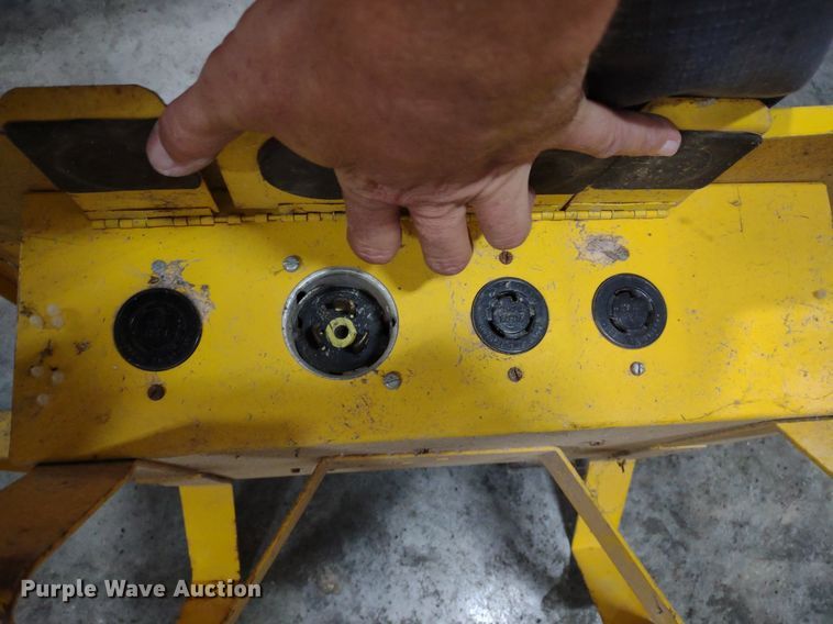 image for item DQ1741 Floor cleaning equipment