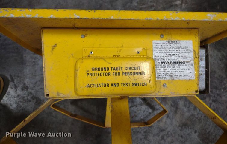 image for item DQ1741 Floor cleaning equipment