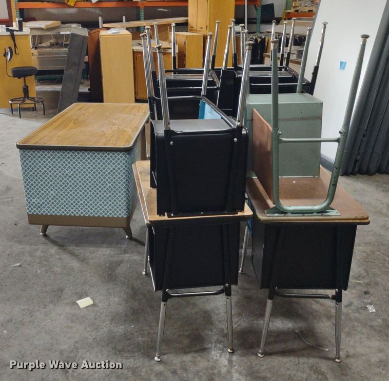 image for item DQ1743 (11) desks