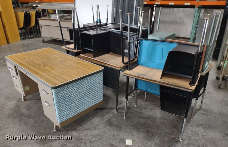 image for item DQ1743 (11) desks