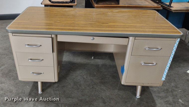 image for item DQ1743 (11) desks