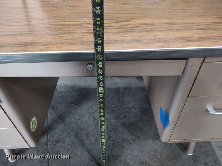 image for item DQ1743 (11) desks