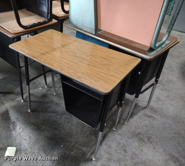 image for item DQ1743 (11) desks
