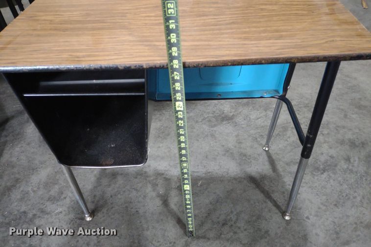 image for item DQ1743 (11) desks