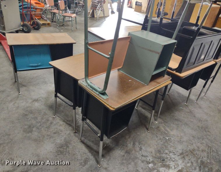 image for item DQ1743 (11) desks