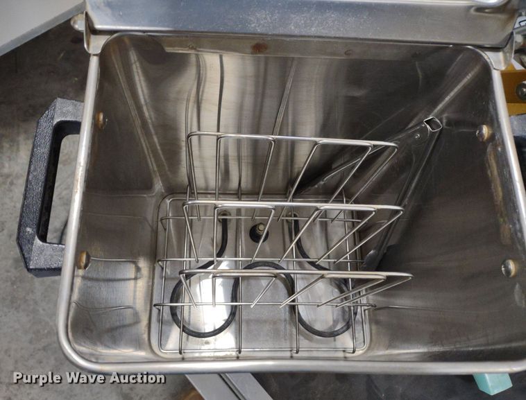 image for item DQ1744 Restaurant equipment