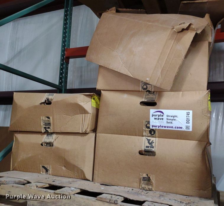 image for item DQ1745 (7) Spaulding Raven street lights