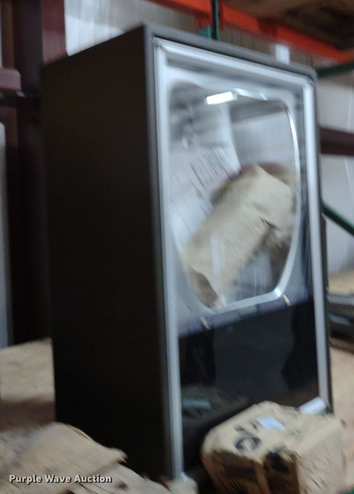 image for item DQ1745 (7) Spaulding Raven street lights