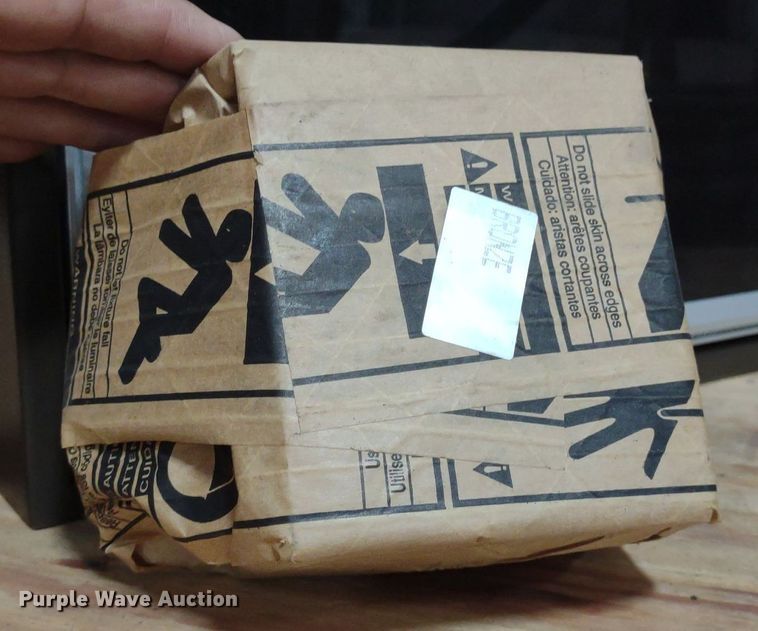 image for item DQ1745 (7) Spaulding Raven street lights