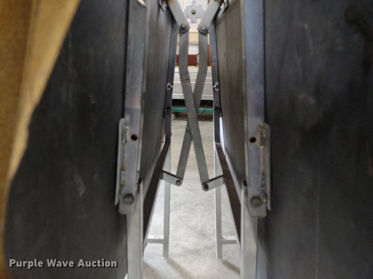 image for item DQ1748 Approximately 26 folding tables