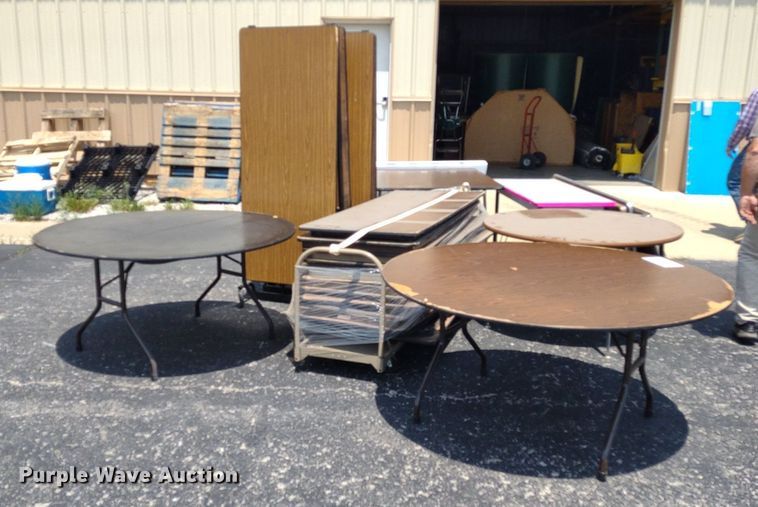 image for item DQ1749 Approximately 21 tables