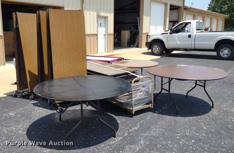 image for item DQ1749 Approximately 21 tables