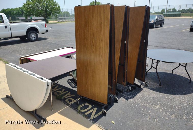 image for item DQ1749 Approximately 21 tables