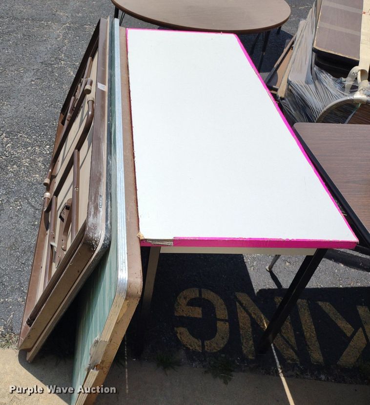 image for item DQ1749 Approximately 21 tables