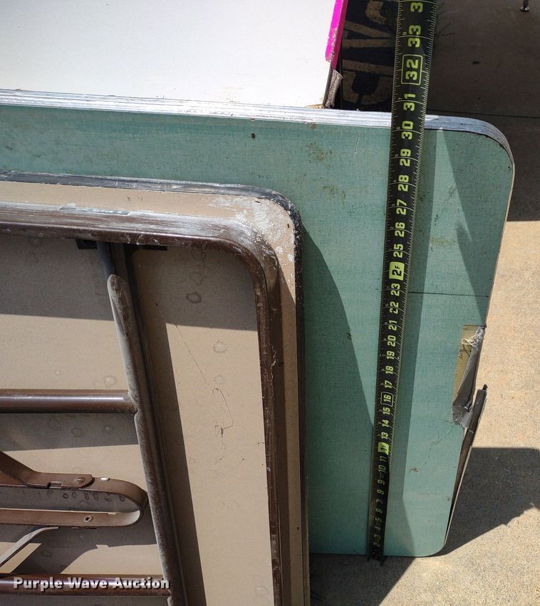 image for item DQ1749 Approximately 21 tables