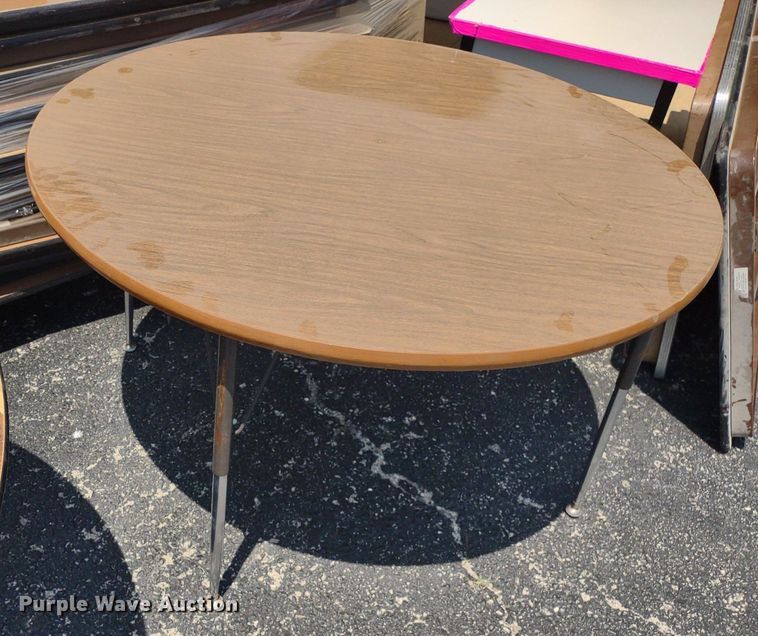 image for item DQ1749 Approximately 21 tables