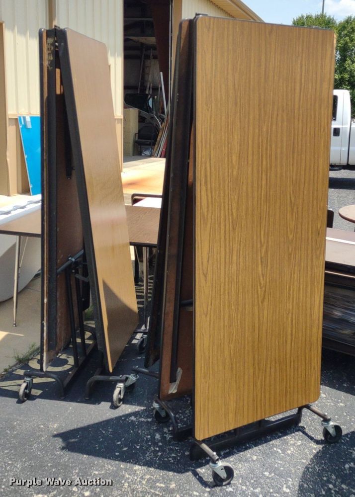 image for item DQ1749 Approximately 21 tables