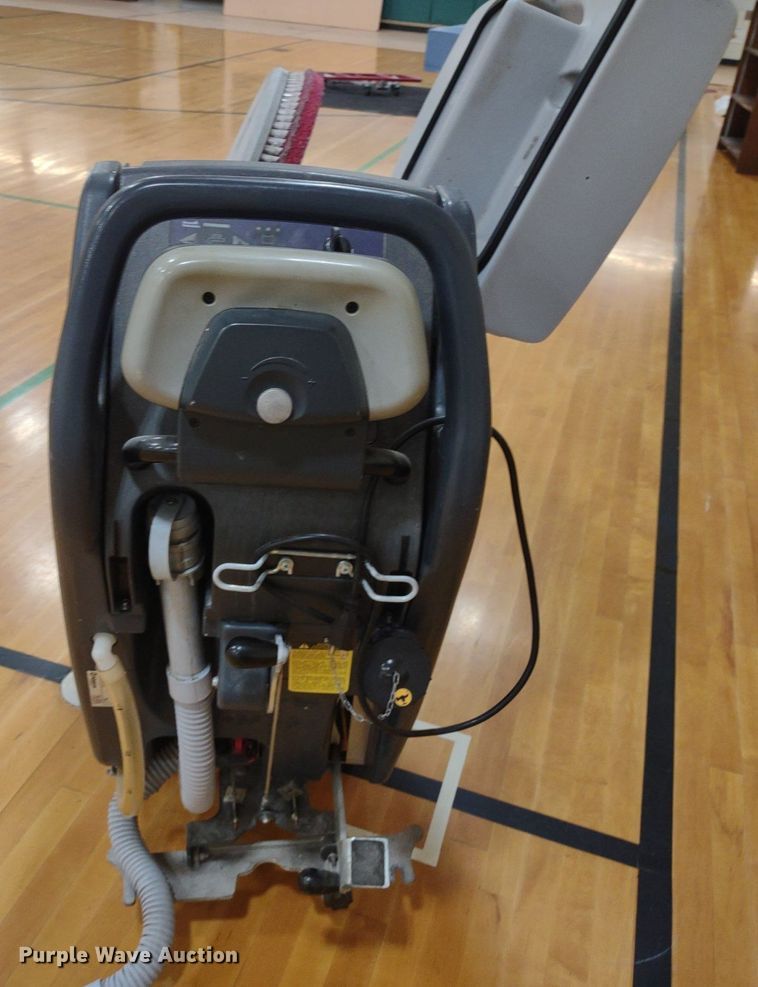 image for item DQ1751 Floor cleaning equipment