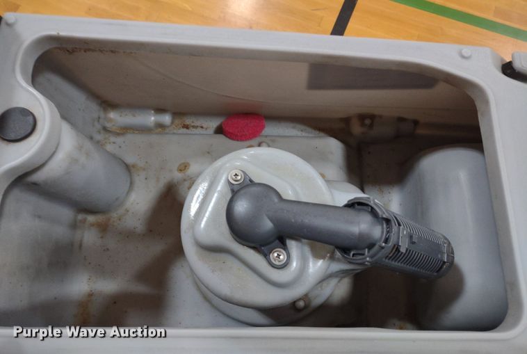 image for item DQ1751 Floor cleaning equipment