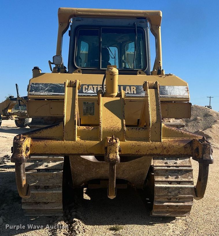 image for item DR5741 1998 Caterpillar D6R  dozer