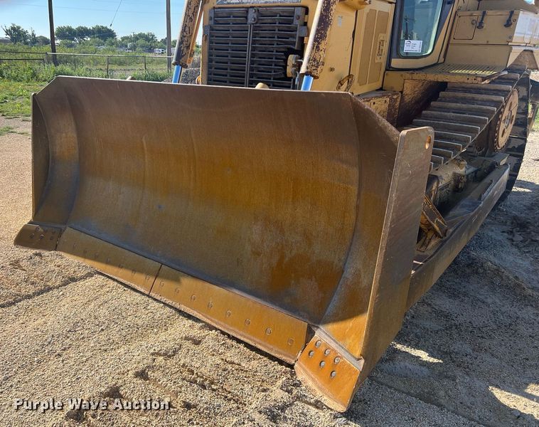 image for item DR5741 1998 Caterpillar D6R  dozer