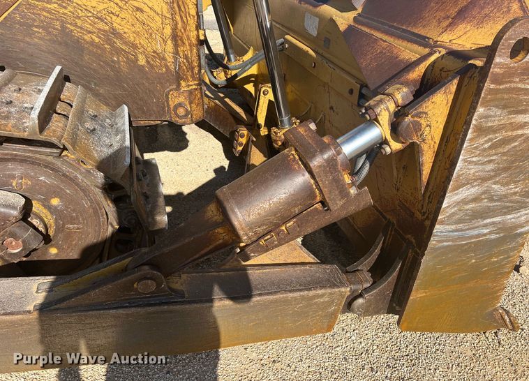 image for item DR5741 1998 Caterpillar D6R  dozer