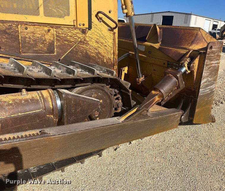 image for item DR5741 1998 Caterpillar D6R  dozer